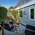 Aquarius Πανσιόν 4*