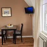 Aquarius Πανσιόν