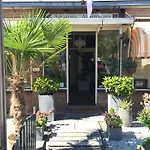 Aquarius Πανσιόν