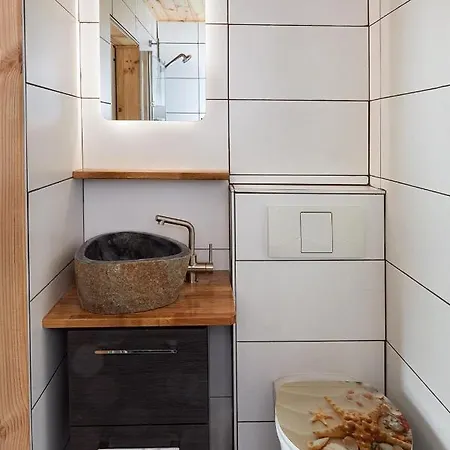 Aquarius بيت ضيافة 4*