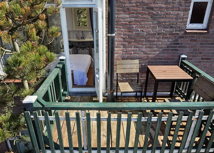 Aquarius 招待所 4*